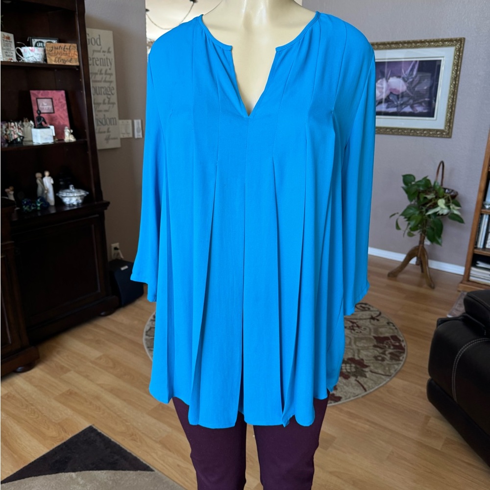 Karen Kane blue 3/4 sleeves Vneck blouse-size M